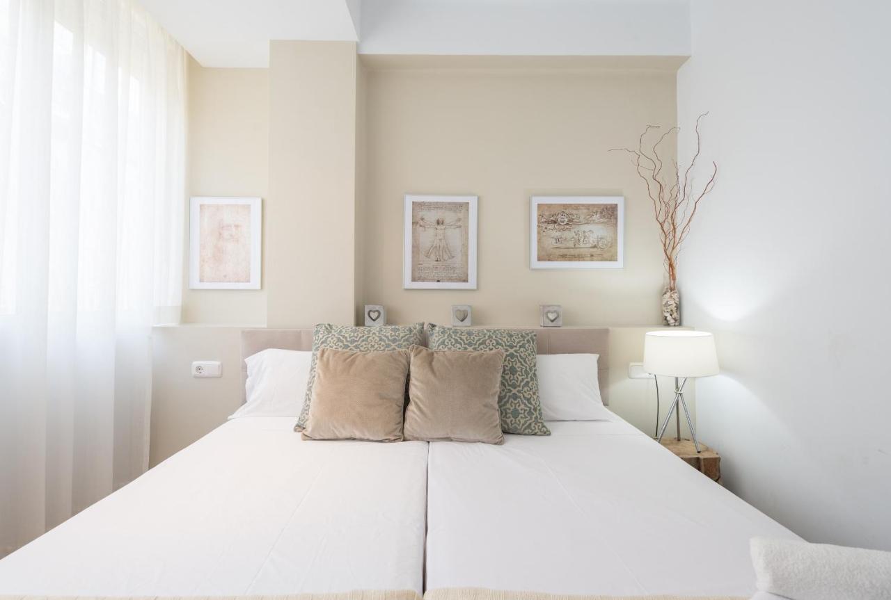 Soho Premium 3 Bedrooms Apartment Malaga Bagian luar foto